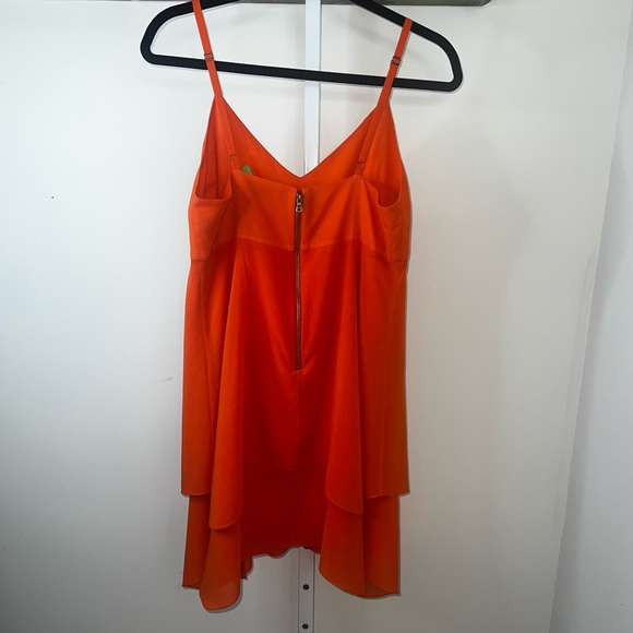 ALICE + OLIVIA TIERED MINI DRESS IN ORANGE SILK ORANGE Size 6 - Picture 14 of 16